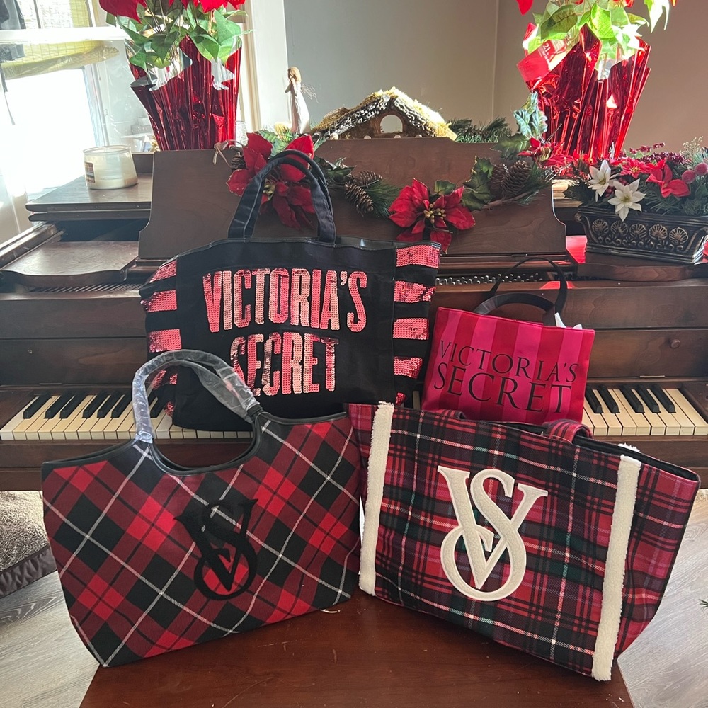 Bundle of Victoria’s Secret Christmas Totes